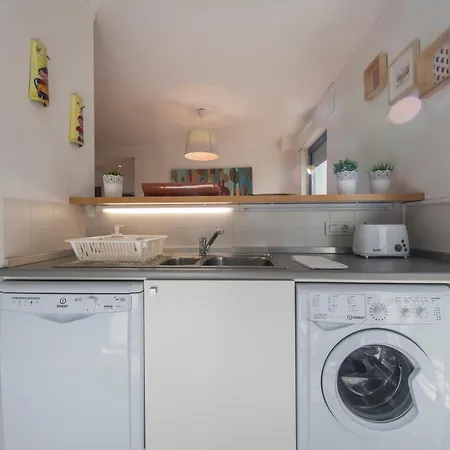 Charming In Center With Garage Lisboa