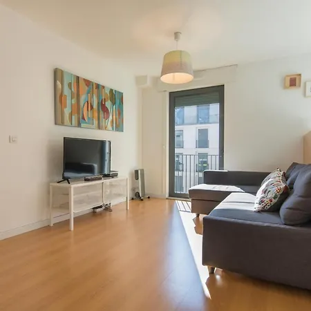 Apartment Charming In Center With Garage *