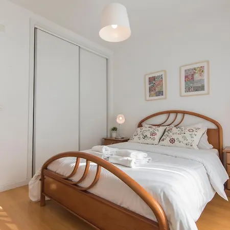 Charming In Center With Garage * Lisboa